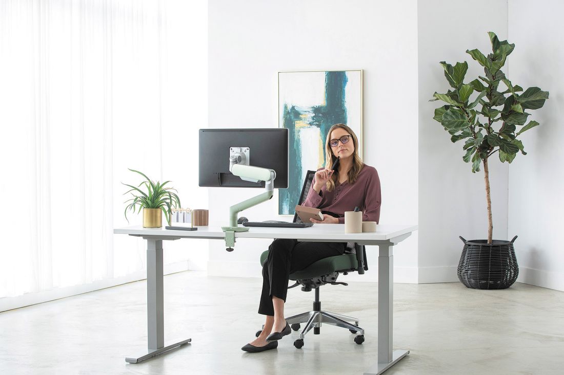 Zdjęcie aranżacyjne ergonomicznego stanowiska pracy