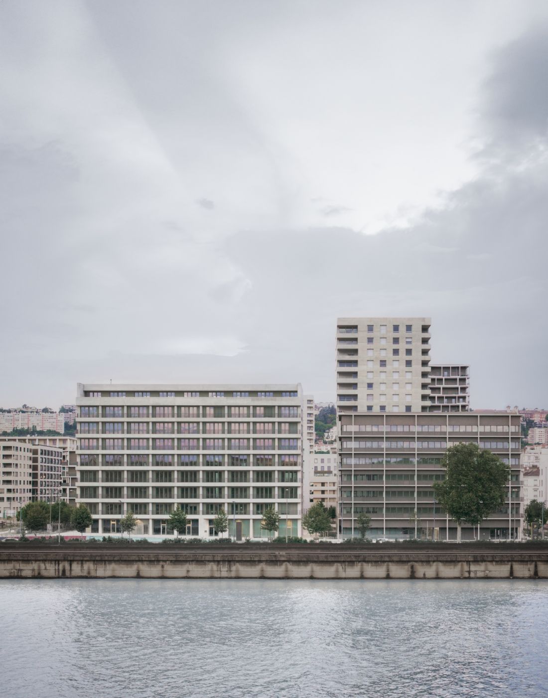 Dzielnica Lyon Confluence - celem projektu było stworzenie zróżnicowanej dzielnicy, która skupia się na zrównoważonym rozwoju społeczno-środowiskowym