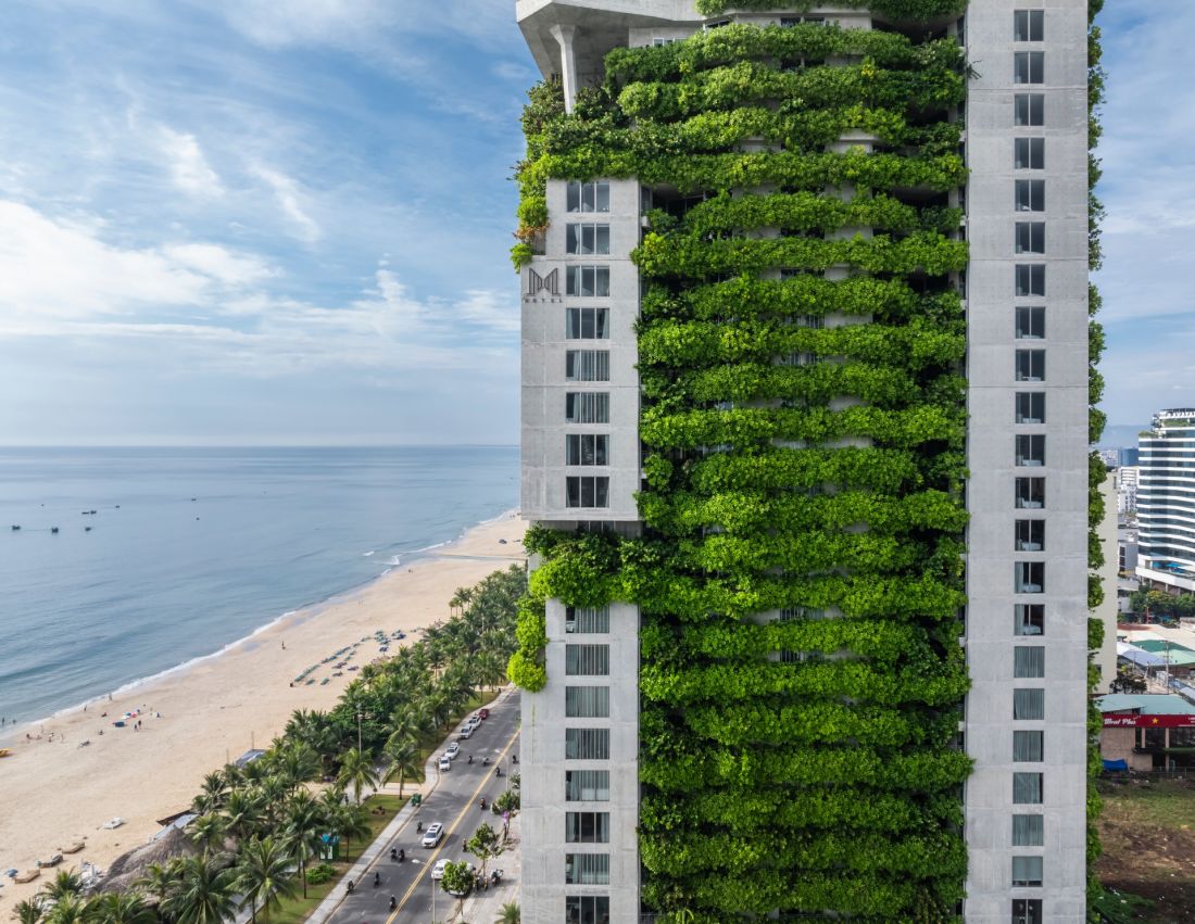 Hotel usytuowany wzdłuż wybrzeża Da Nang we Wietnamie 