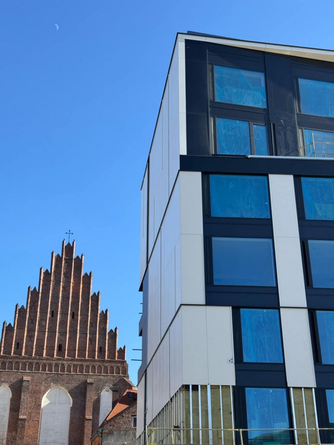 Nowy budynek przy Placu Wolności we Wrocławiu
