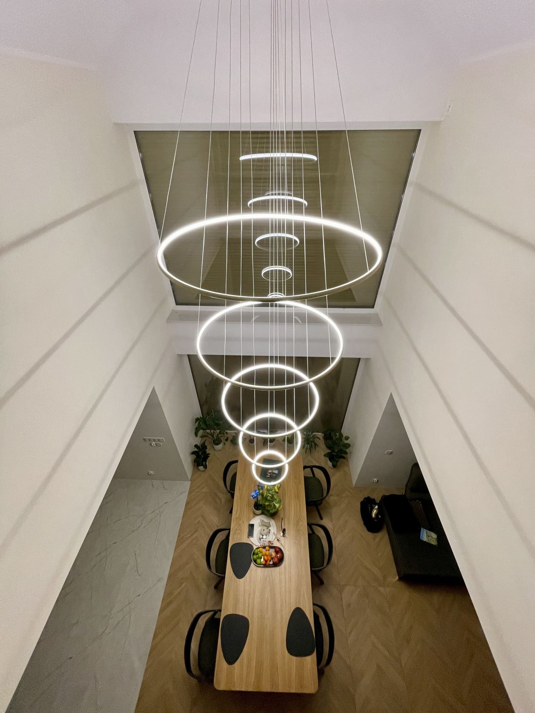 Led Orbit No.5 gold