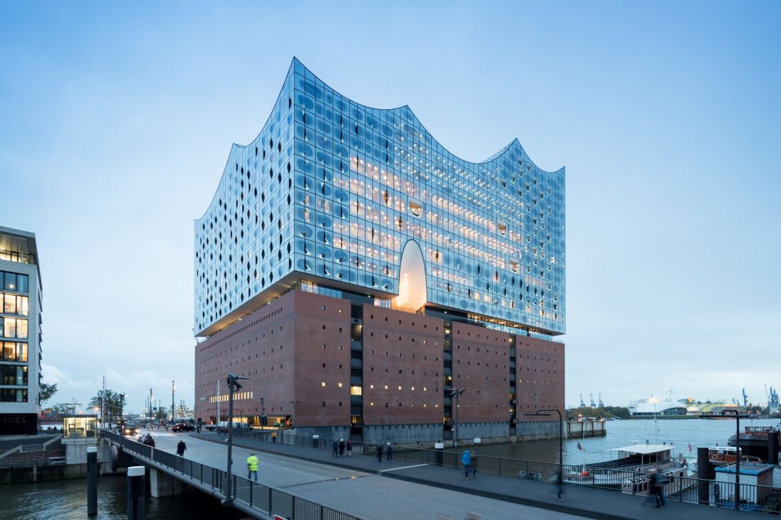 Elbphilharmonie w Hamburgu, Niemcy - widok na budowlę