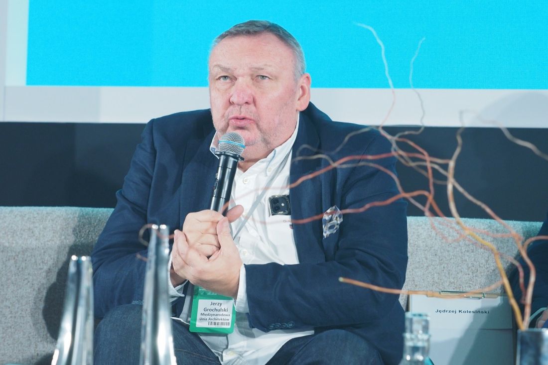 Jerzy Grochulski w trakcie debaty Sustainable Construction Talks by Saint-Gobain