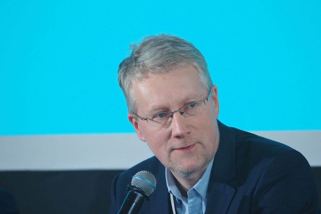 Michał Piwowarczyk w trakcie debaty Sustainable Construction Talks by Saint-Gobain