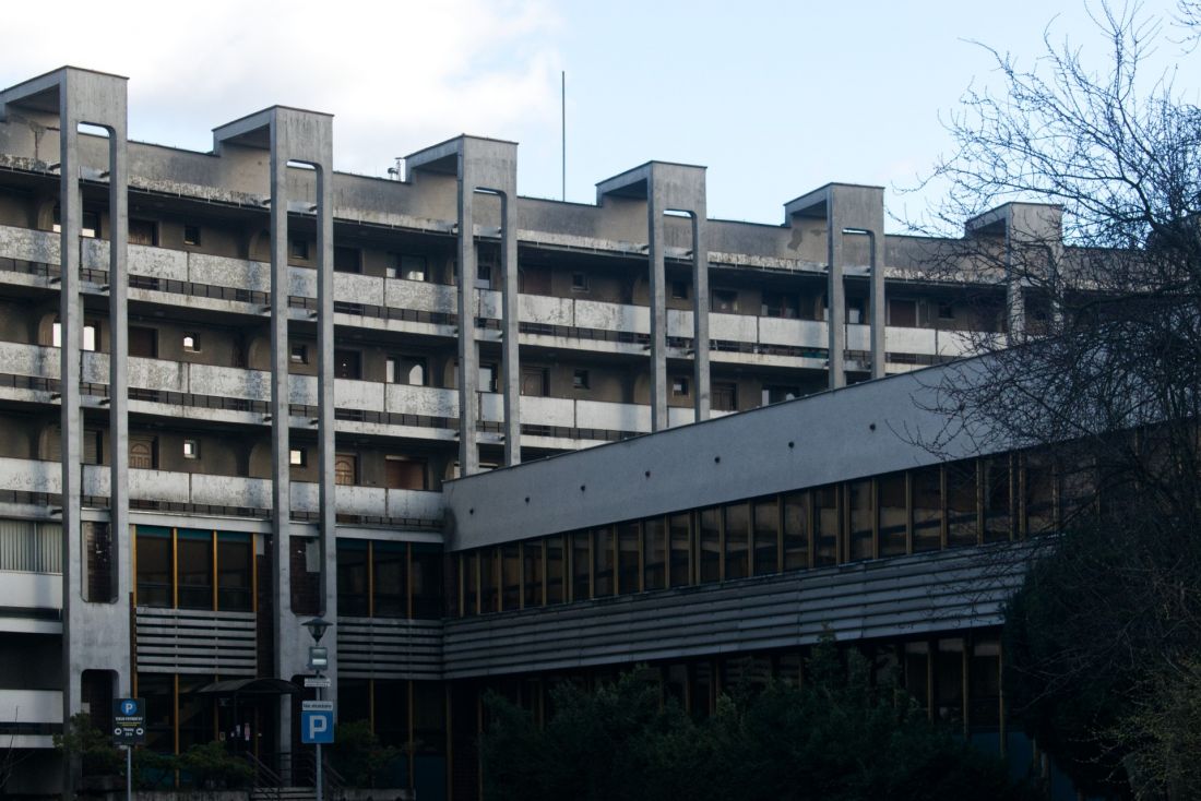 Modernistyczna rotunda PKO na Kapelance w Krakowie