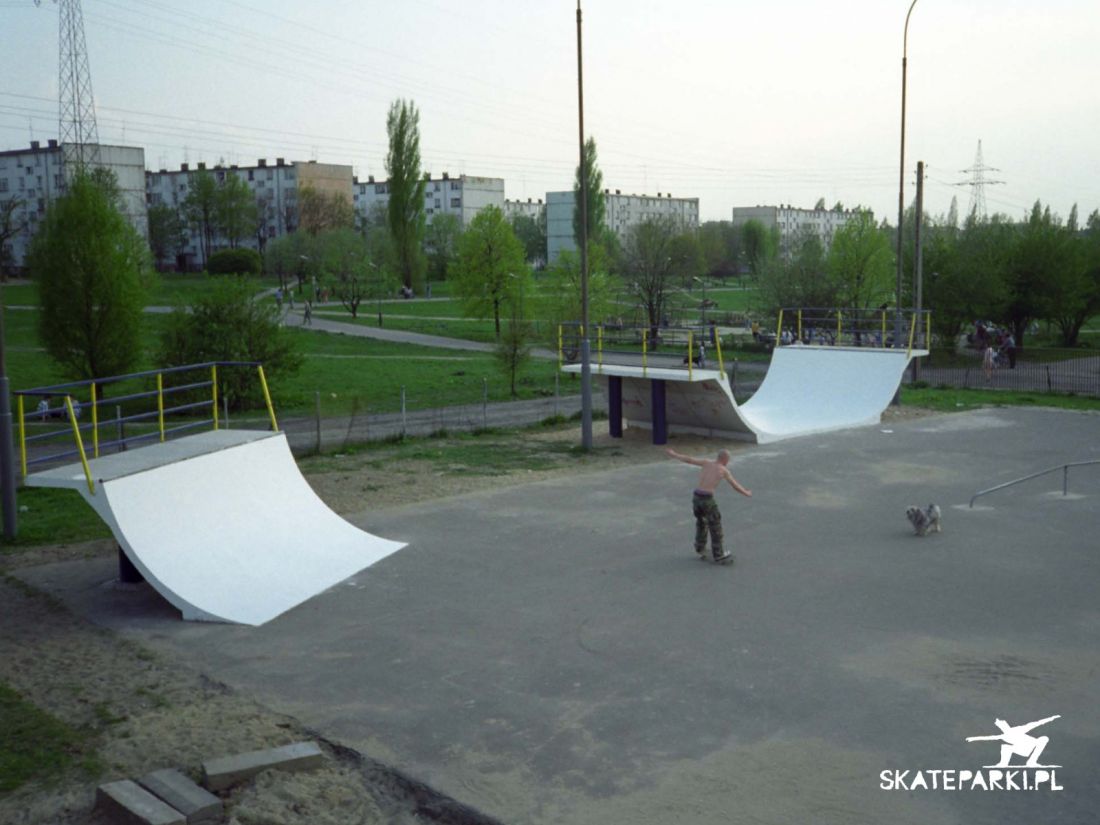 Skatepark betowony w Łodzi