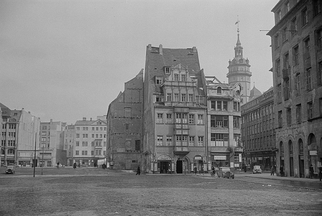 Reichsstraße w Lipsku w 1952 roku – widok na Deutrichs Hof i Riquethaus