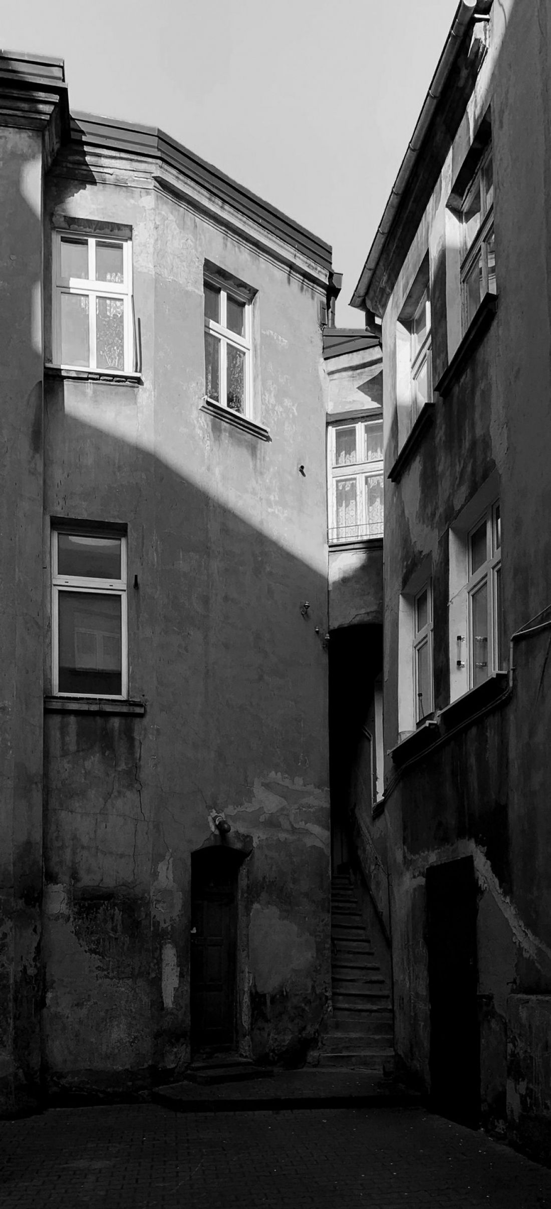 Projekt Anny Jarugi-Rozdolskiej na konkurs „The Home of Shadows”