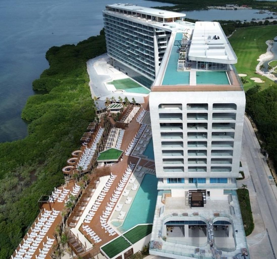Grand Island, Hyatt Vivid / Dreams