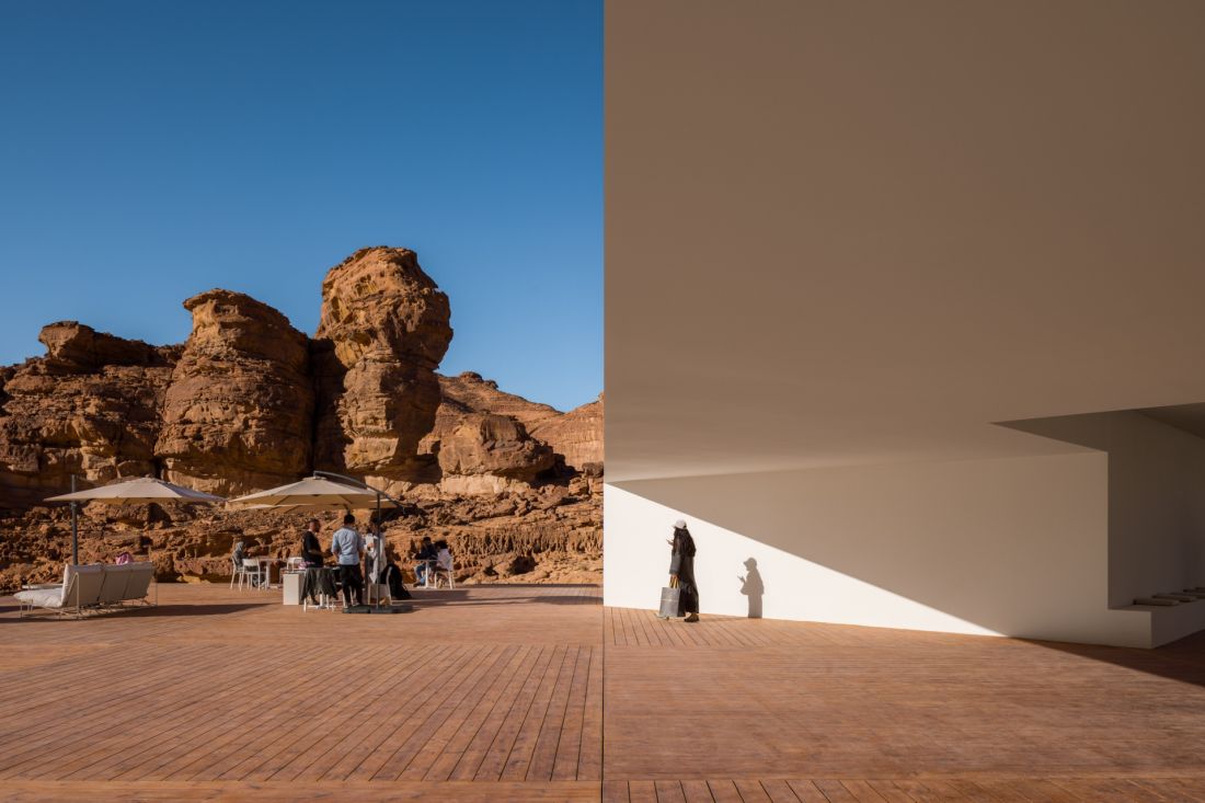  Centrum dla odwiedzających Desert X AlUla 2024 w subtelny sposób łączy architekturę z krajobrazem