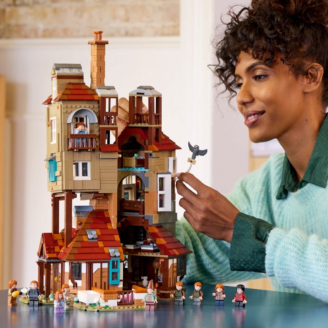 Dzięki kolekcjonerskiej edycji LEGO możesz zbudować Norę, czyli magiczną twierdzę rodziny Rona Weasleya