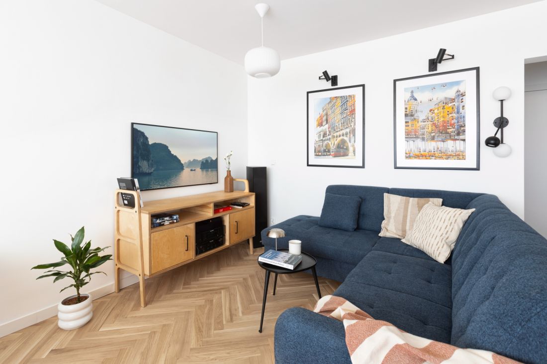 Widok na salon w mieszkaniu 