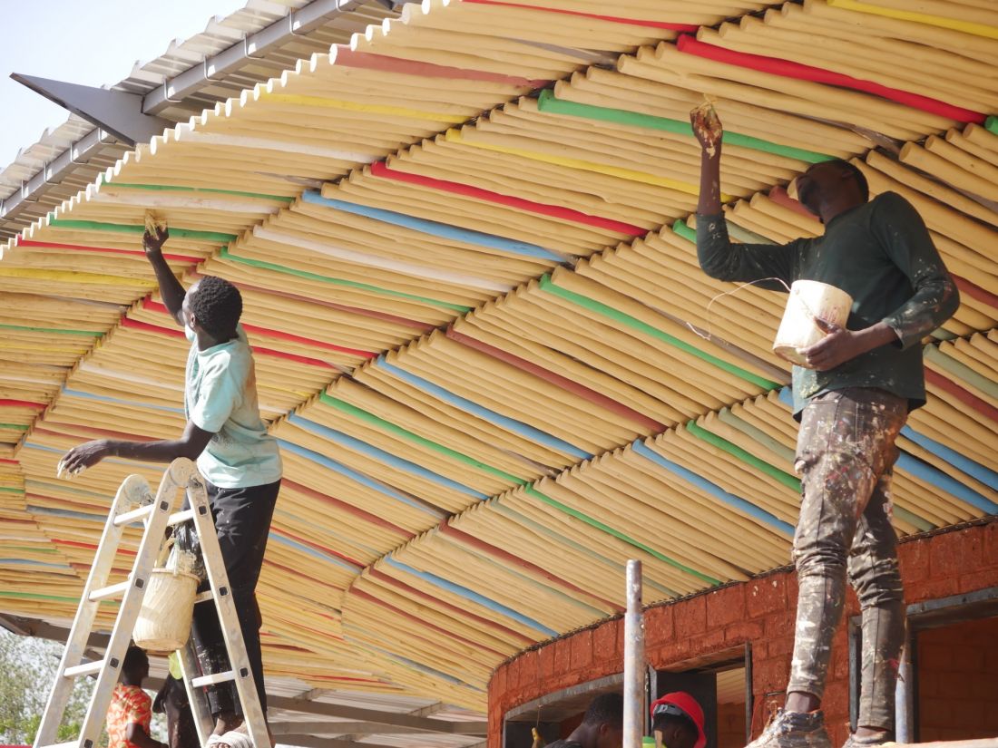 Prace budowlane nad powstaniem mauzoleum Thomasa Sankary w Ouagadougou 