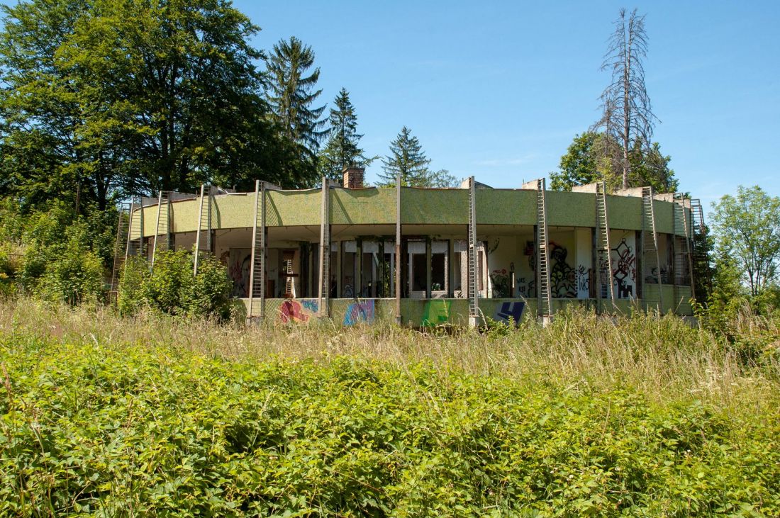 Brutalistyczna rotunda w Sudetach