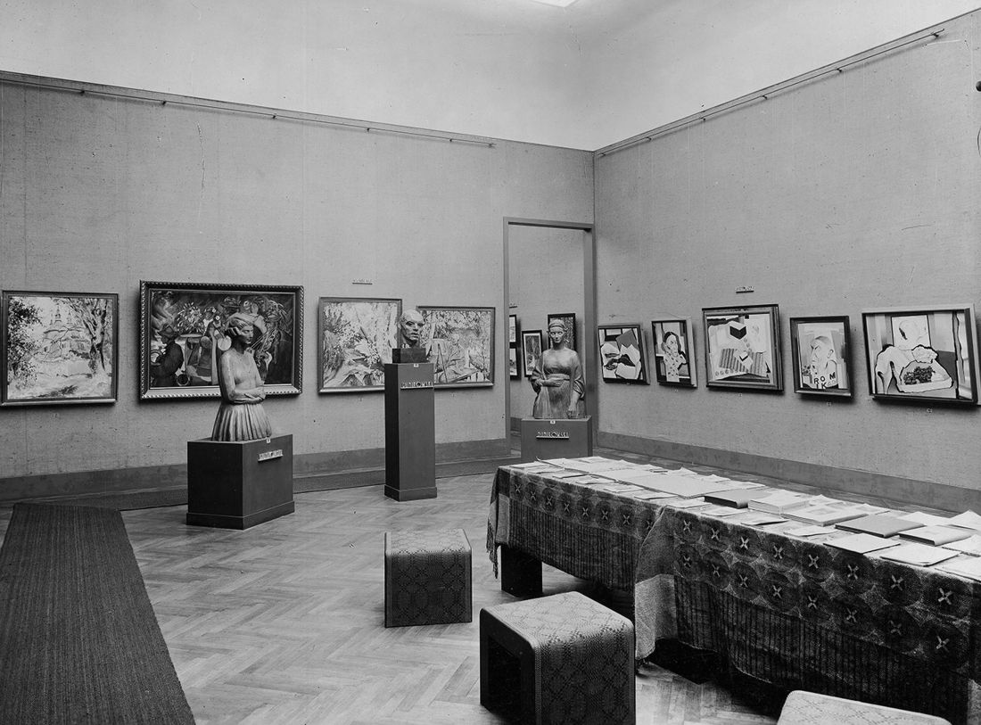 1932: ekspozycja w jednej z trzech sal Pawilonu Polskiego