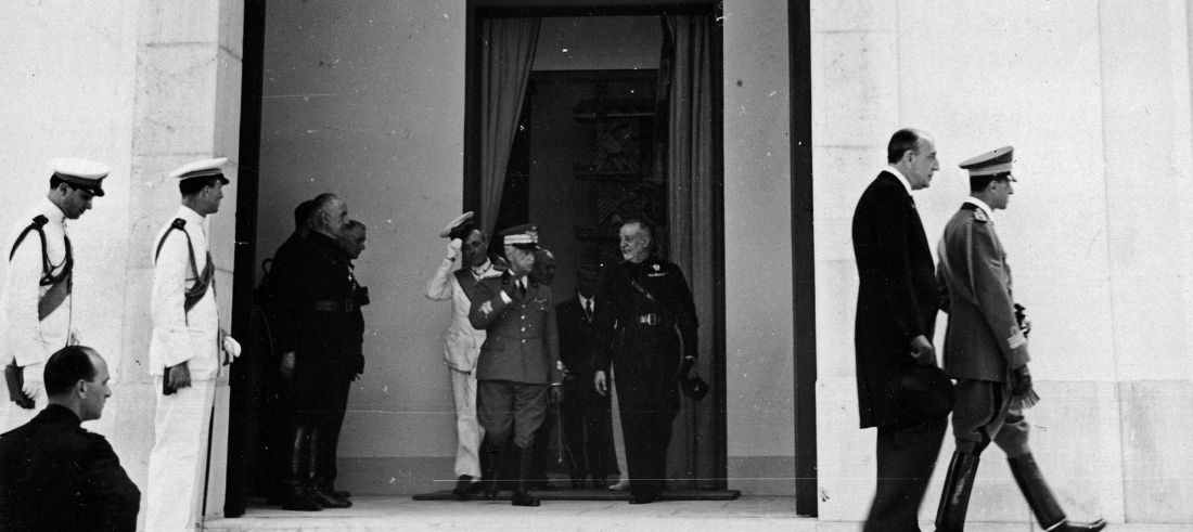 1938: król Włoch Wiktor Emanuel III opuszczający Pawilon Polski