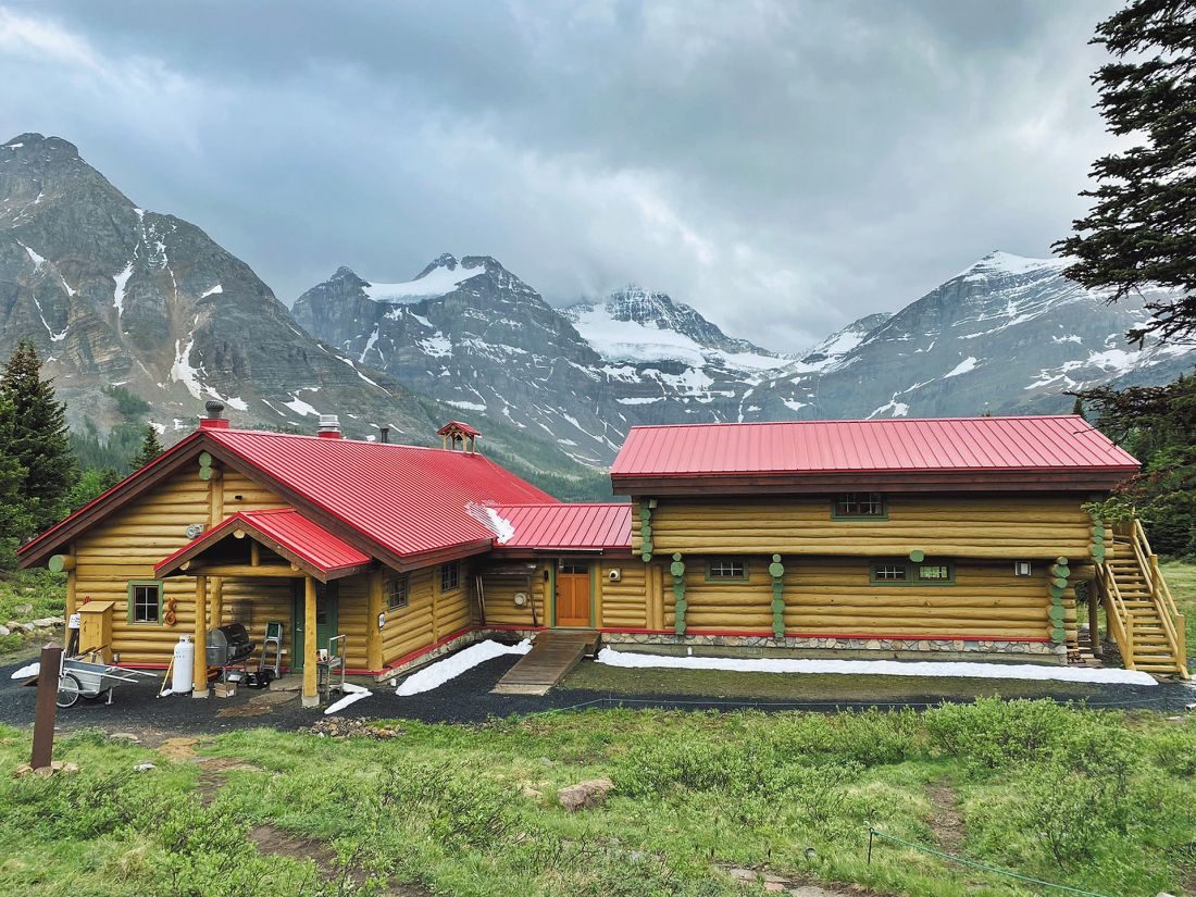  Schronisko w kanadyjskich górach Mont Assiniboine