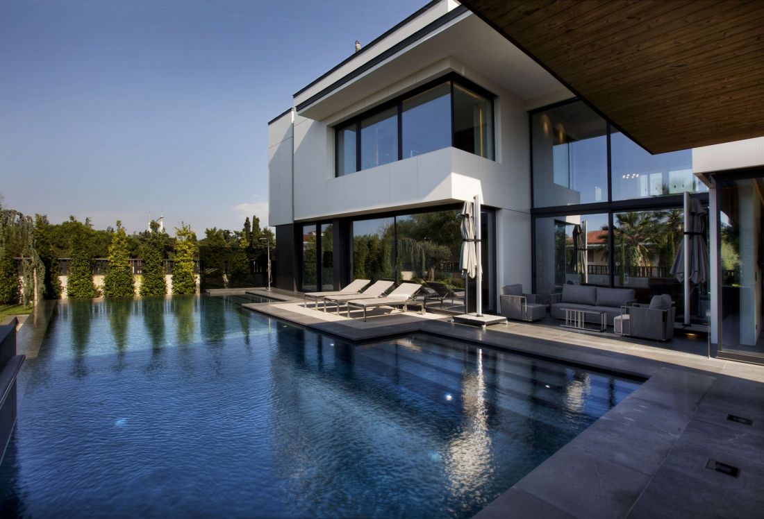 Dragos Villa Lucille