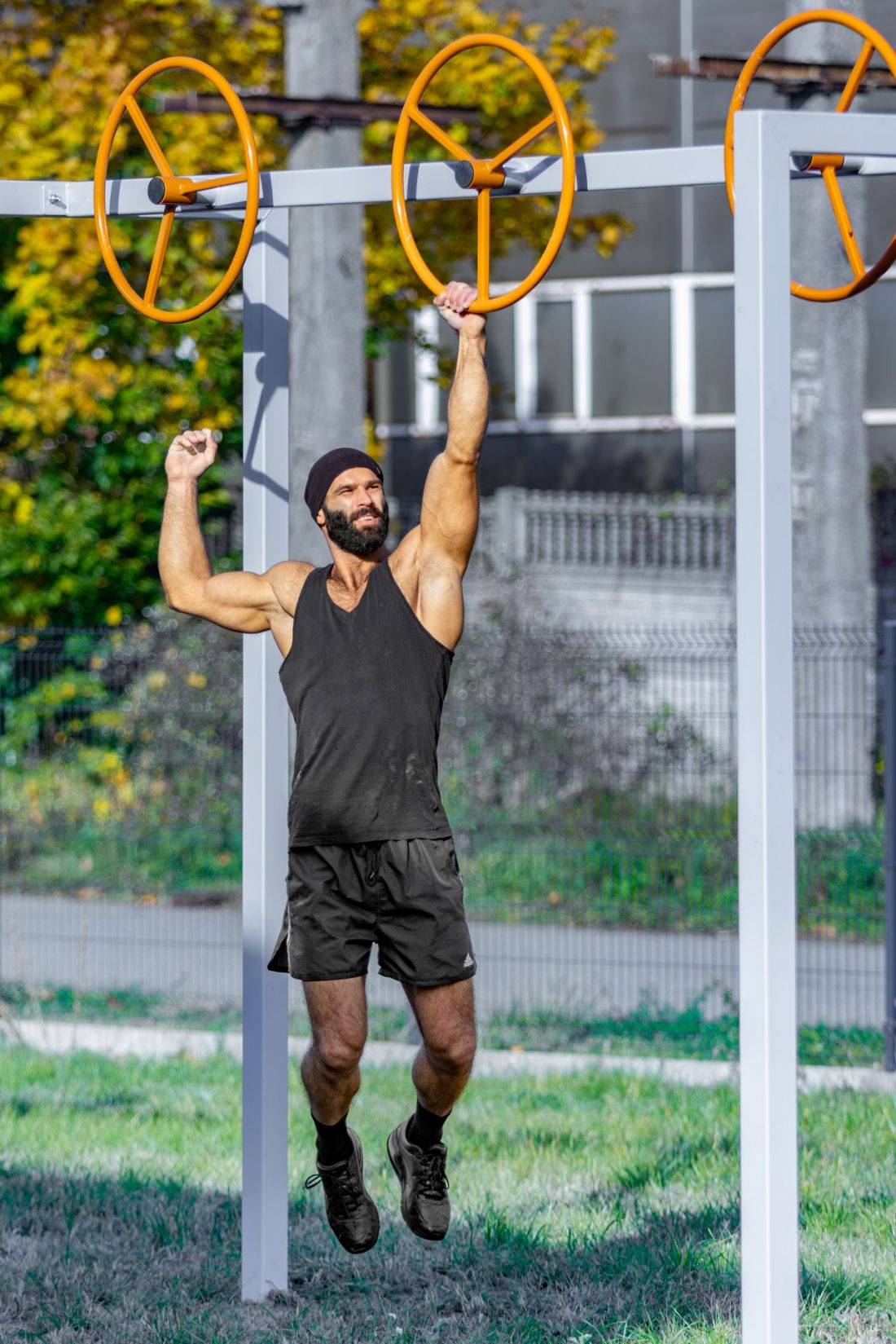 Siłownie zewnętrzne i sprzęt do street workoutu Trainer