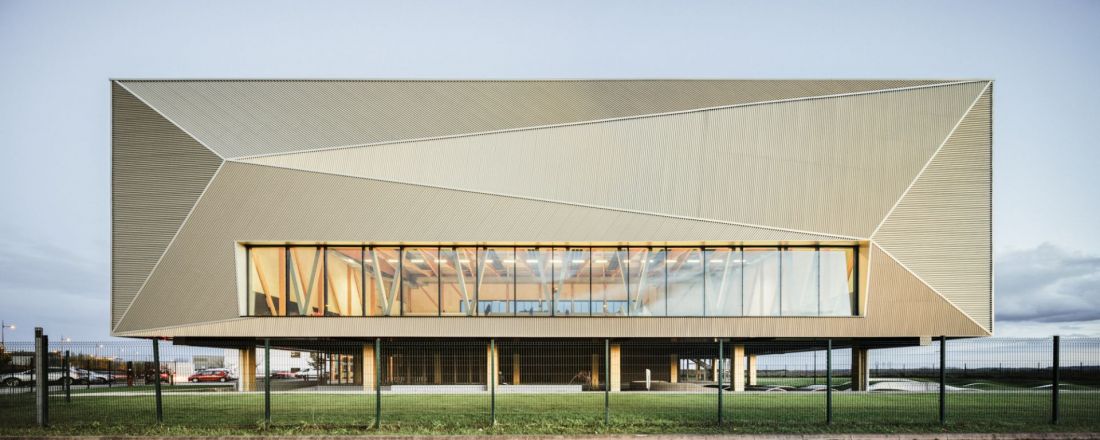 Kompleks Sportowy im. Nikoly Karabatica w Mennecy, Francja