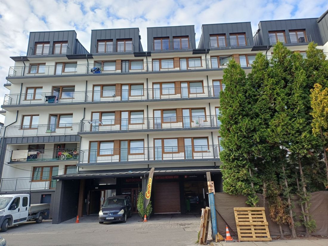 Samowola budowlana przy ulicy Centralnej 57 w Krakowie