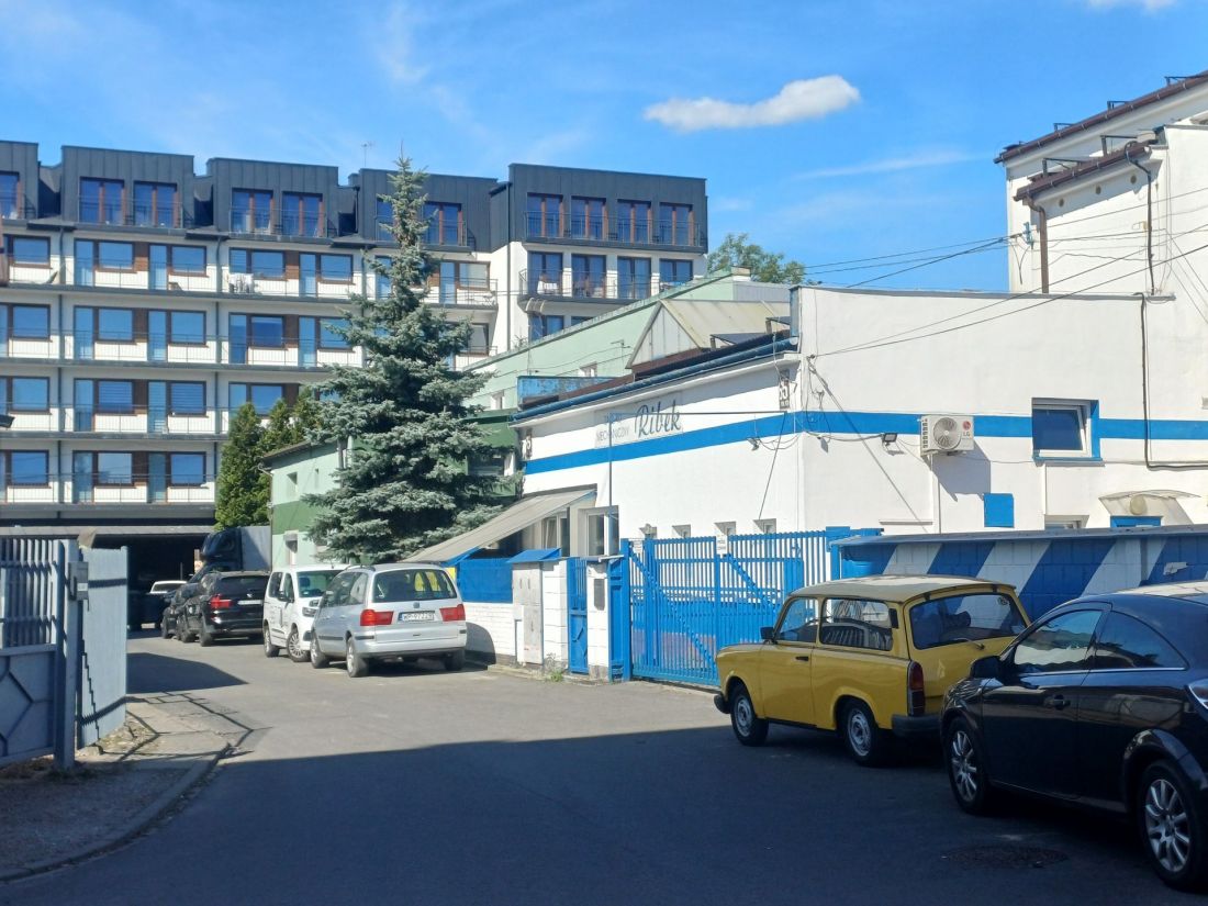 Samowola budowlana przy ulicy Centralnej 57 w Krakowie