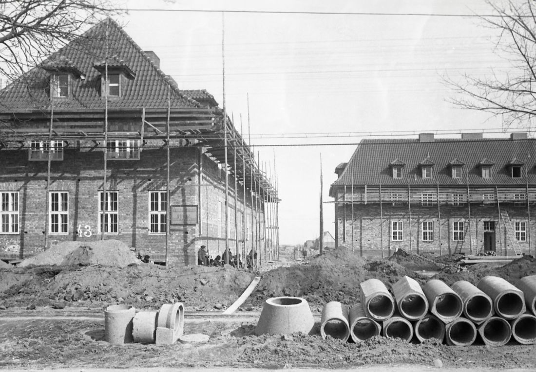 Polska, Zichenau – wznoszenie nowych domów w miejscu wyburzonych wcześniej budynków