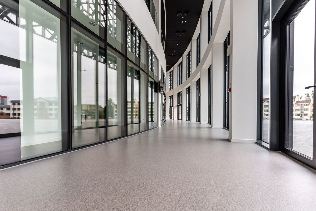Hala Urania - Flowcrete Peran STB Compact
