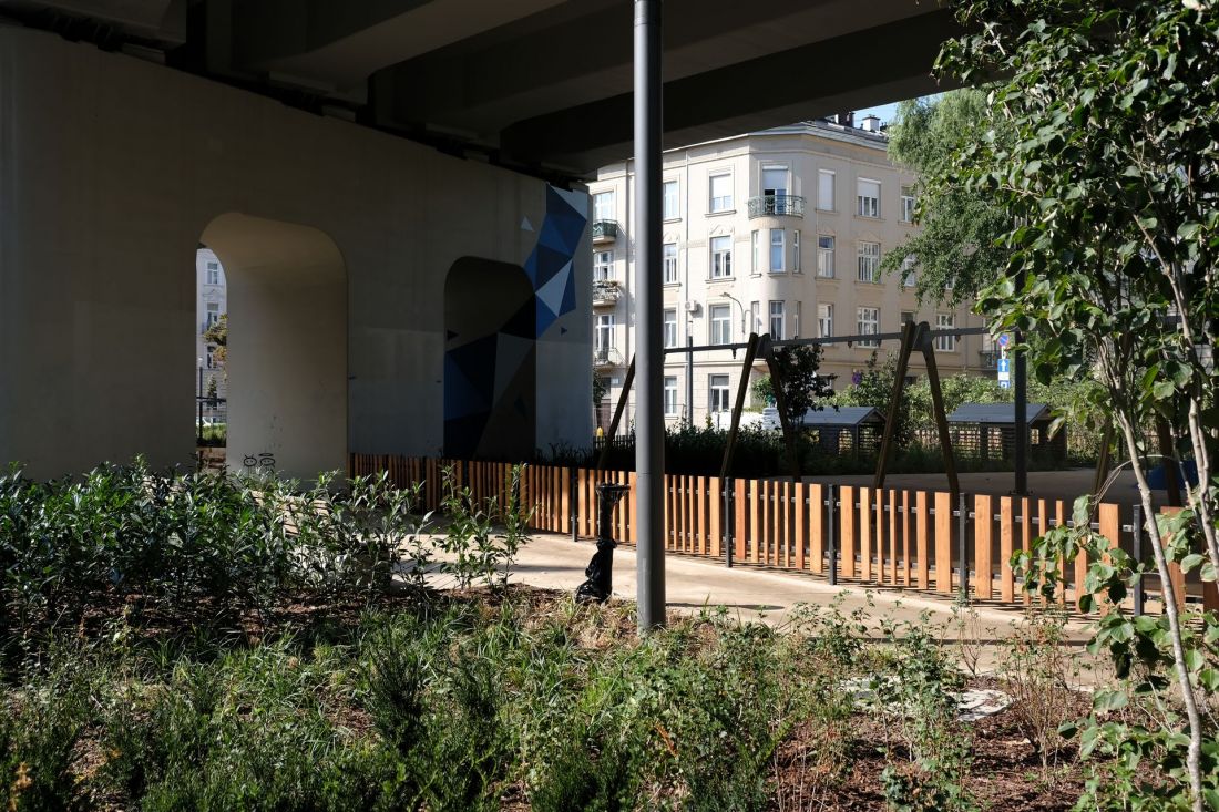 Park Kolejowy pod estakadami w Krakowie prawie gotowy
