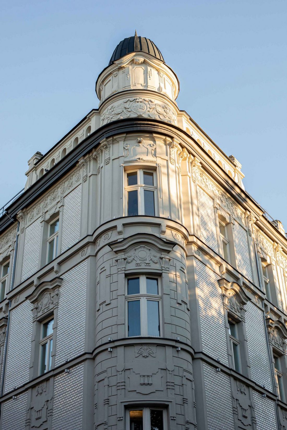 Odnowiona kamienica przy ul. Augustiańskiej 1 w Krakowie