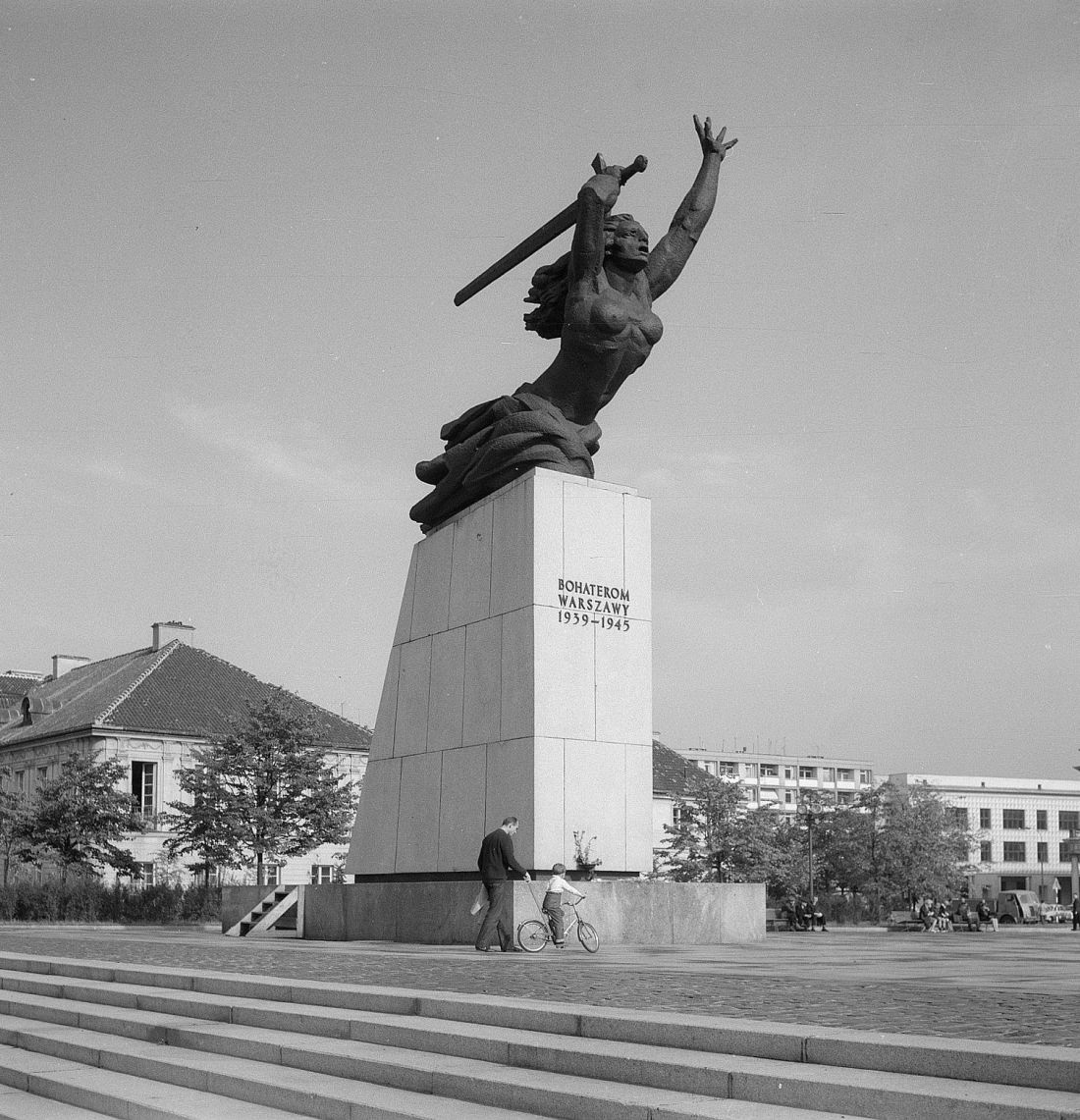Warszawska Nike na Placu Teatralnym w Warszawie