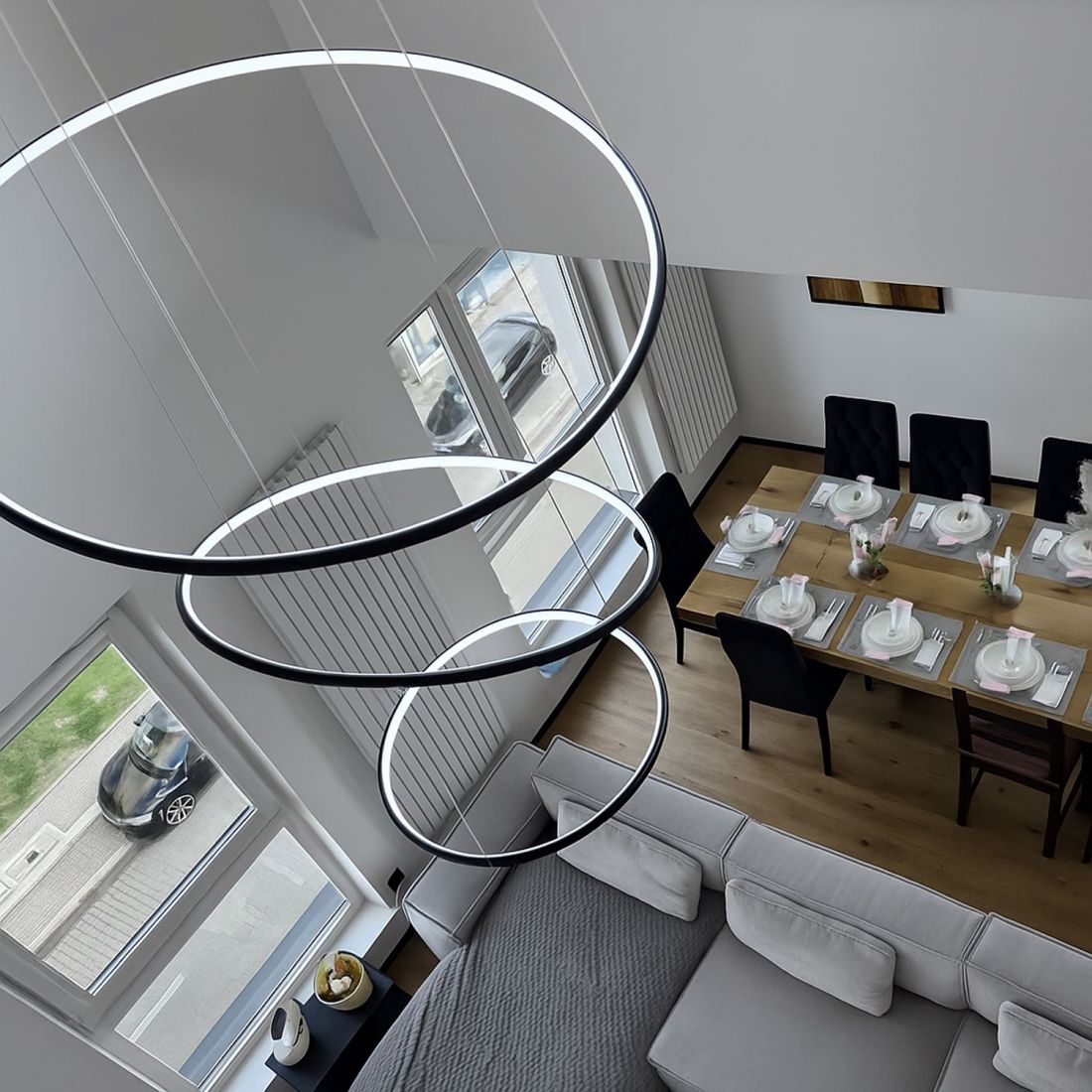 Nowoczesny żyrandol Led Orbit złożony z trzech ringów od LEDesign