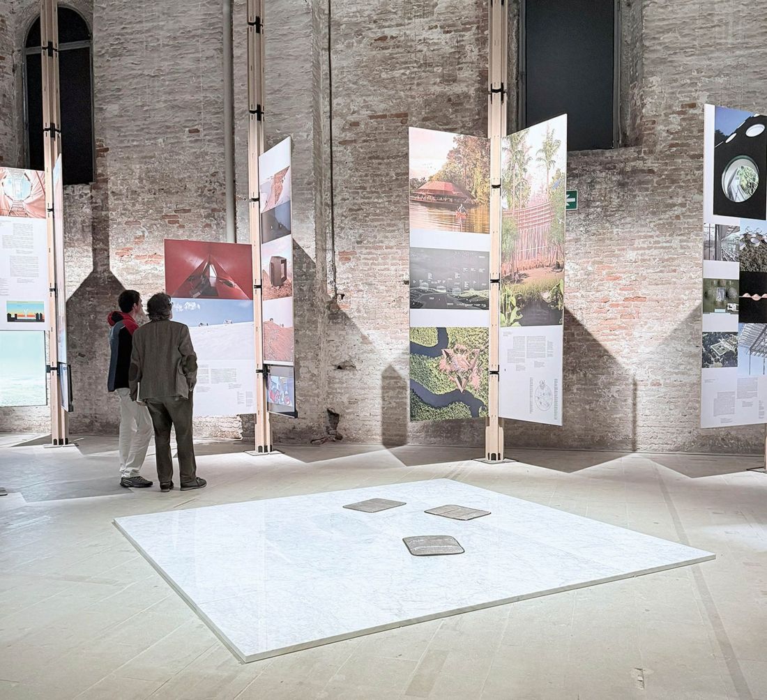 projekt „The Refreshing Square” prezentowany na wystawie głównej tegorocznego Biennale Architektury w Wenecji - miejsce, które pozwala się schłodzić bez użycia energii elektrycznej