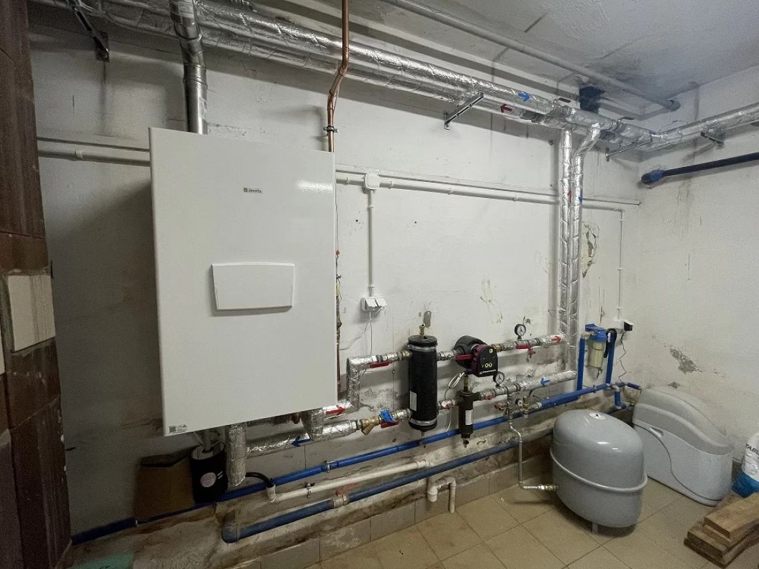 Kotły Power Max, Kompleks dworsko-parkowy w Kąśnej Dolnej