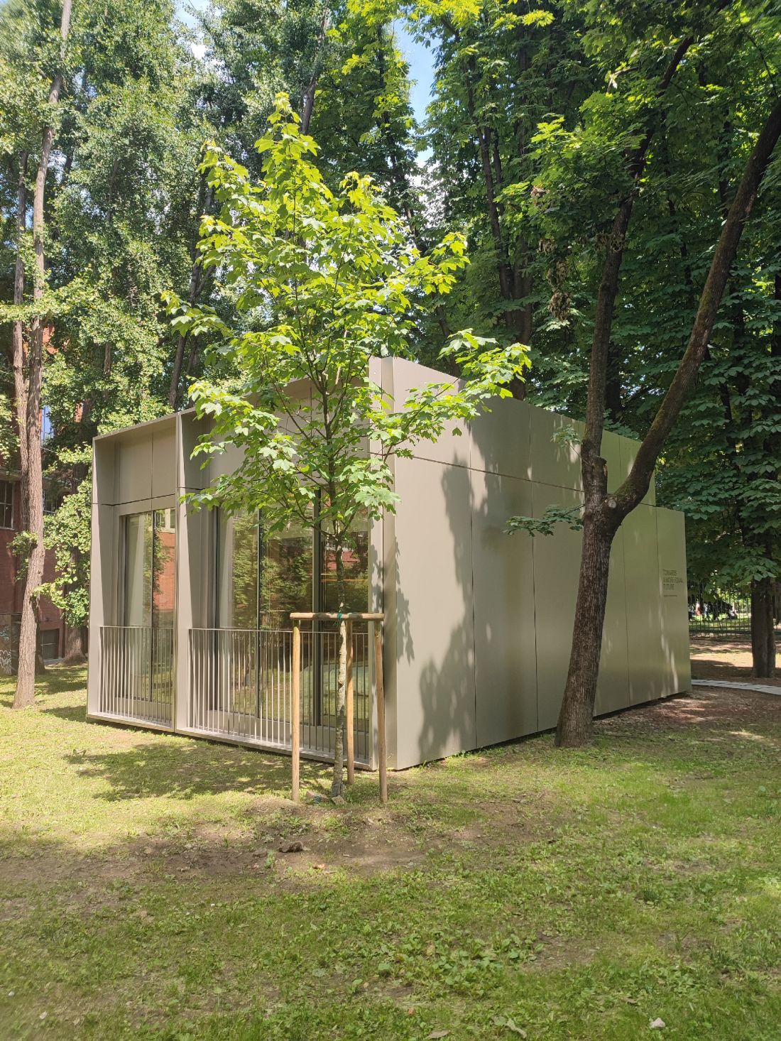 Foster+Partners pokazuje, jak nie projektować prefabrykacji