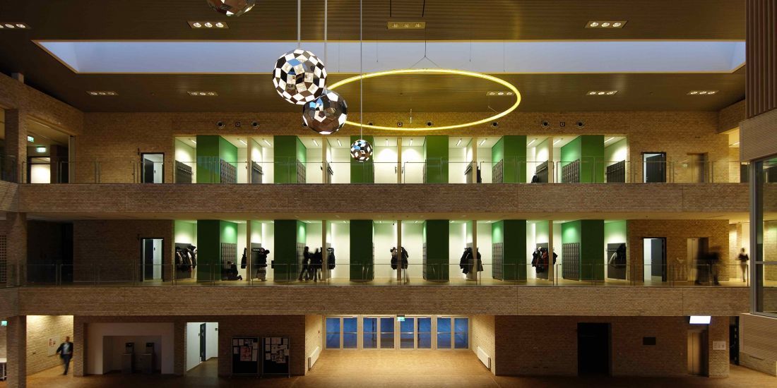 Projekt szkoły A.P. Møllera pokazuje, jak architektura może wspierać nowoczesną, demokratyczną edukację