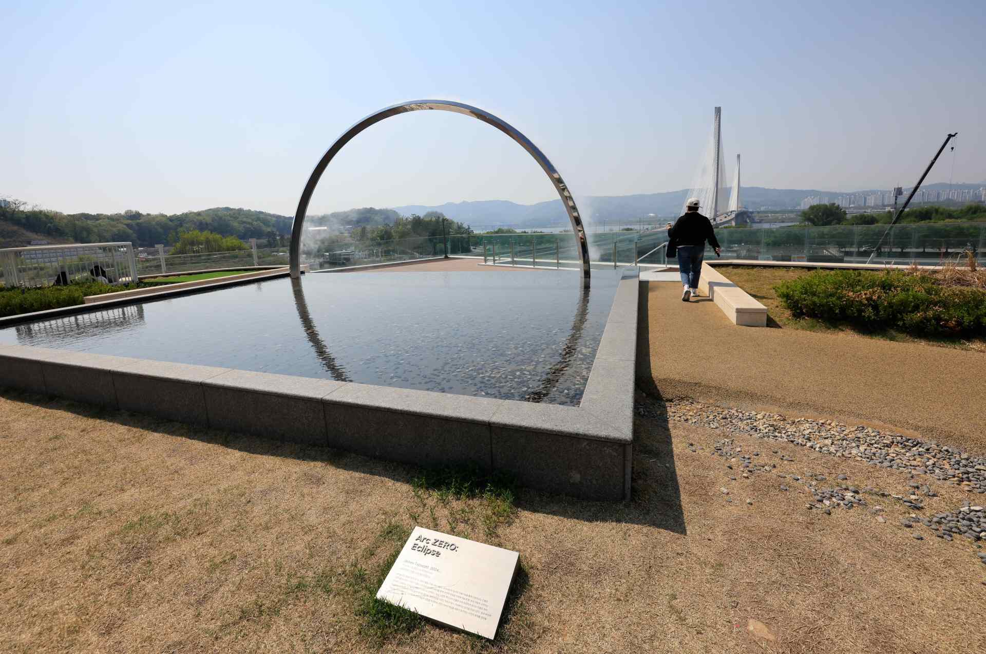 Arc ZERO light installation: Eclipse, Seoul | James Tapscotta