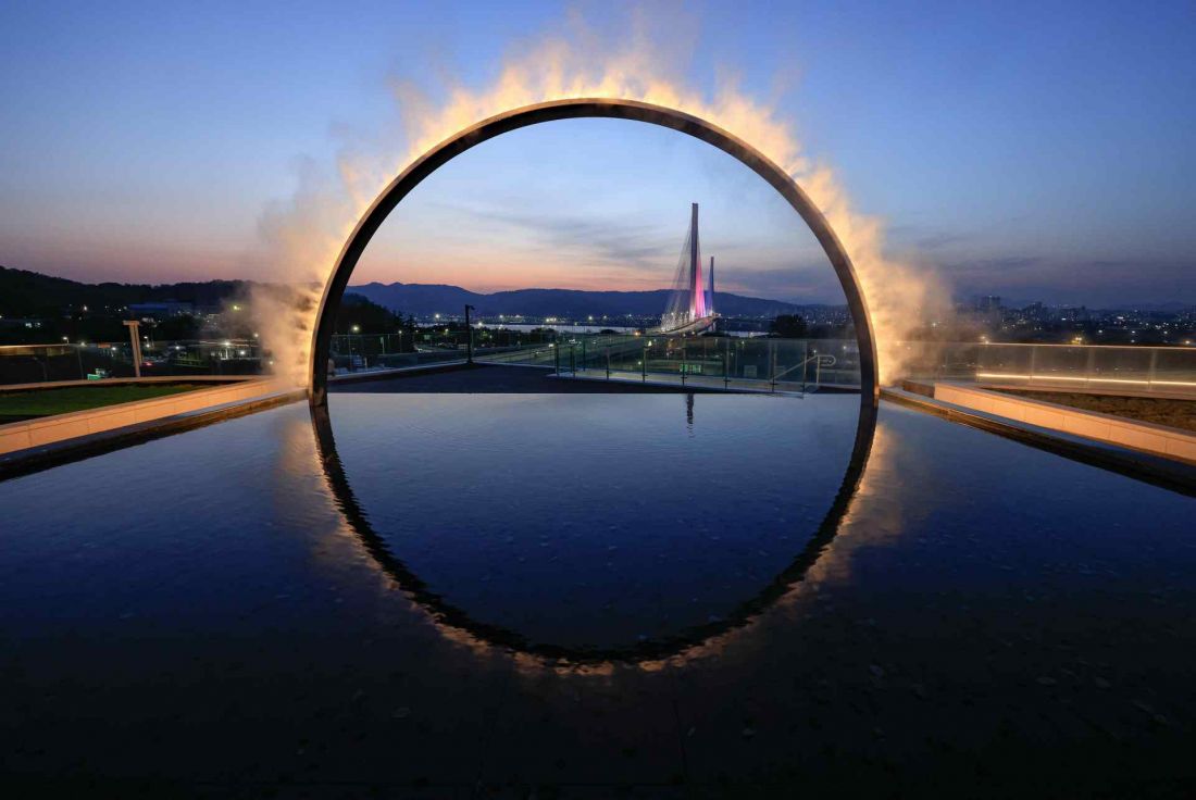 Instalacja „Arc ZERO: Eclipse” w Seulu
