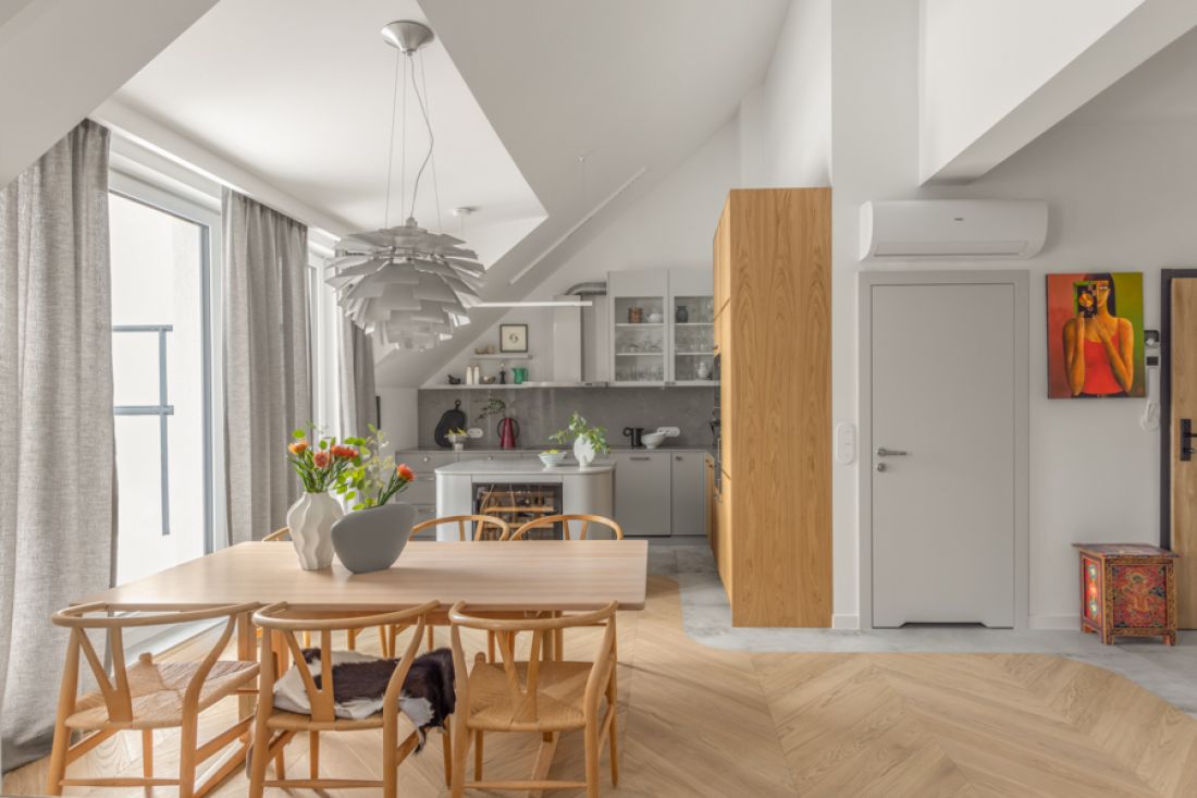 Apartament na Zawadach wpisuje się w nurt quiet luxury