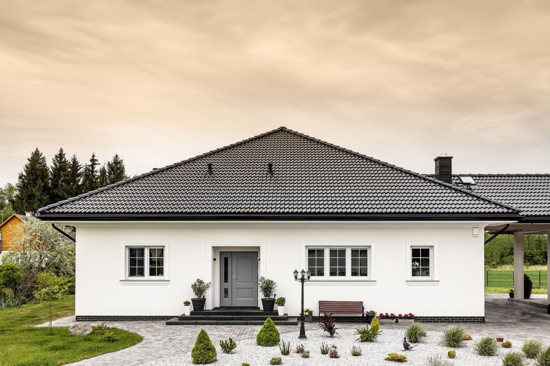 dachówka betonowa Braas Bałtycka, kolor czarny