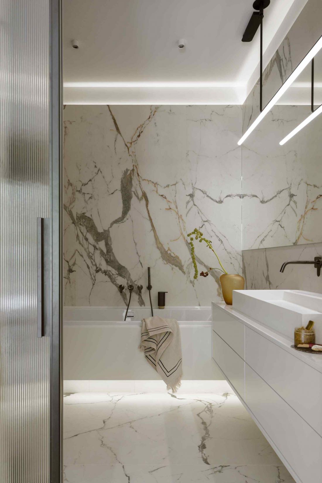 120-metrowy penthouse w Wilanowie zaprojektowany przez pracownię HOLA Design