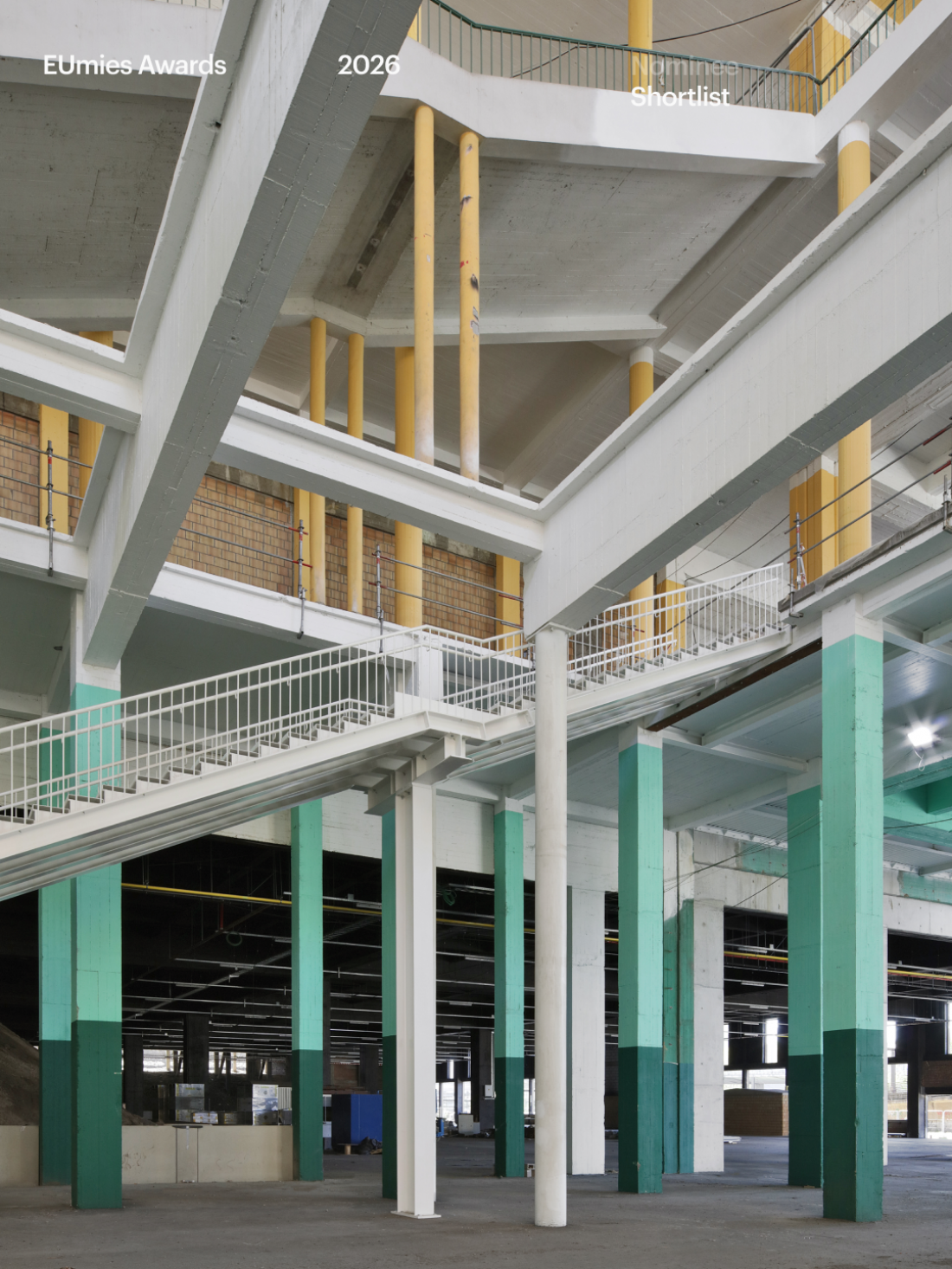 Układ przestrzenny Palais des Expositions opiera się na rozległej hali centralnej, wokół której rozmieszczone są skrzydła o zróżnicowanej wysokości i funkcji