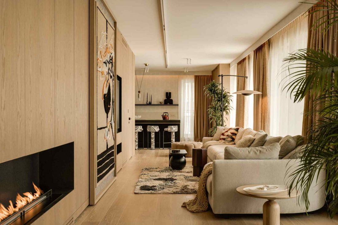 Jednym z kluczowych pojęć opisujących to wnętrze jest idea „quiet luxury” — luksusu dyskretnego, wyrażonego poprzez jakość i trwałość