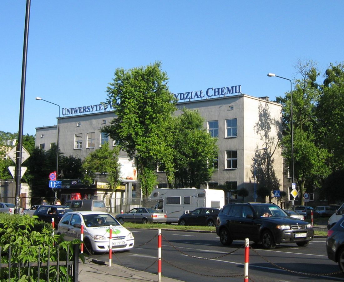 Budynek Wydziału Chemii Uniwersytetu Warszawskiego od strony ulicy Wawelskiej