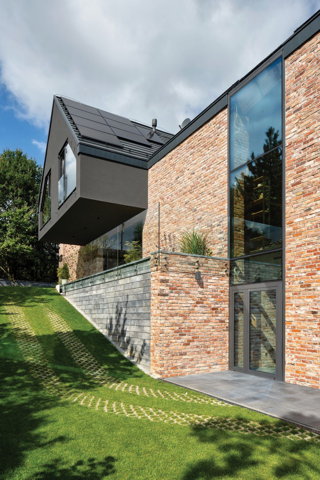 Okna aluminiowe, PVC i stalowe - oferta WIŚNIOWSKI to pełny range materiałów