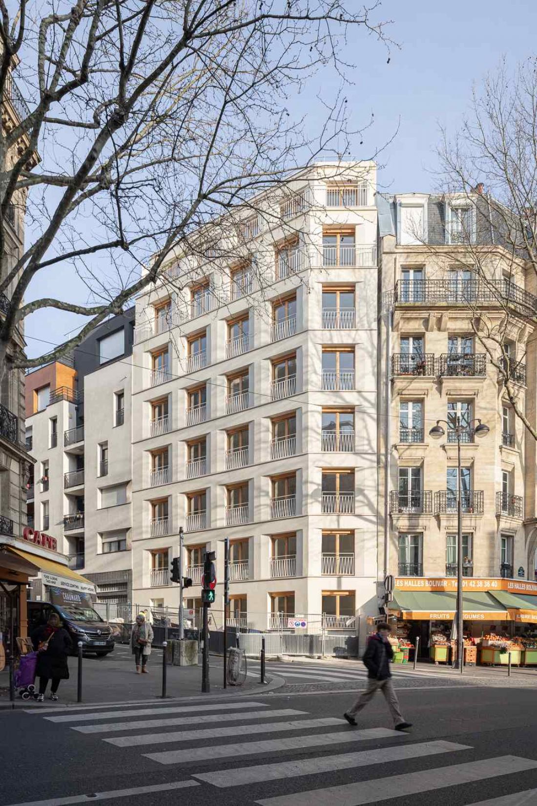 Blok mieszkaniowy przy 18 Rue Pradier w Paryżu