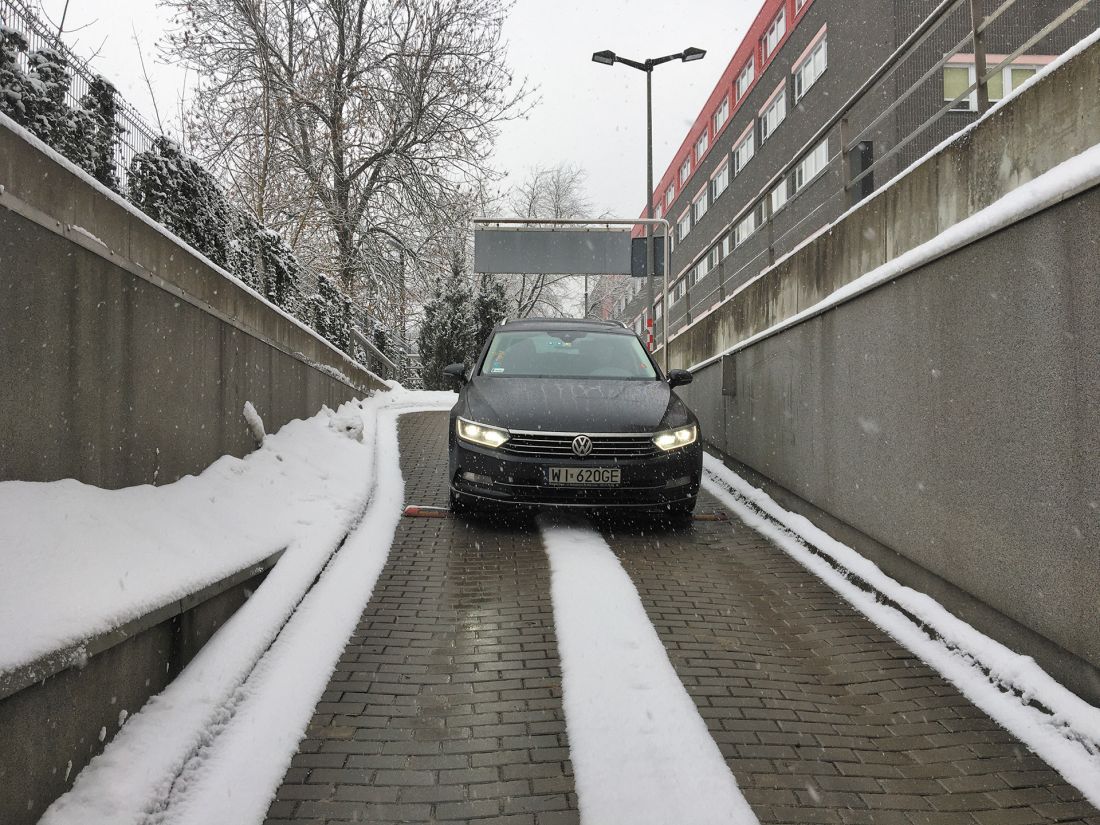 Ogrzewanie zjazdu do garażu, system EM2-XR, Warszawa