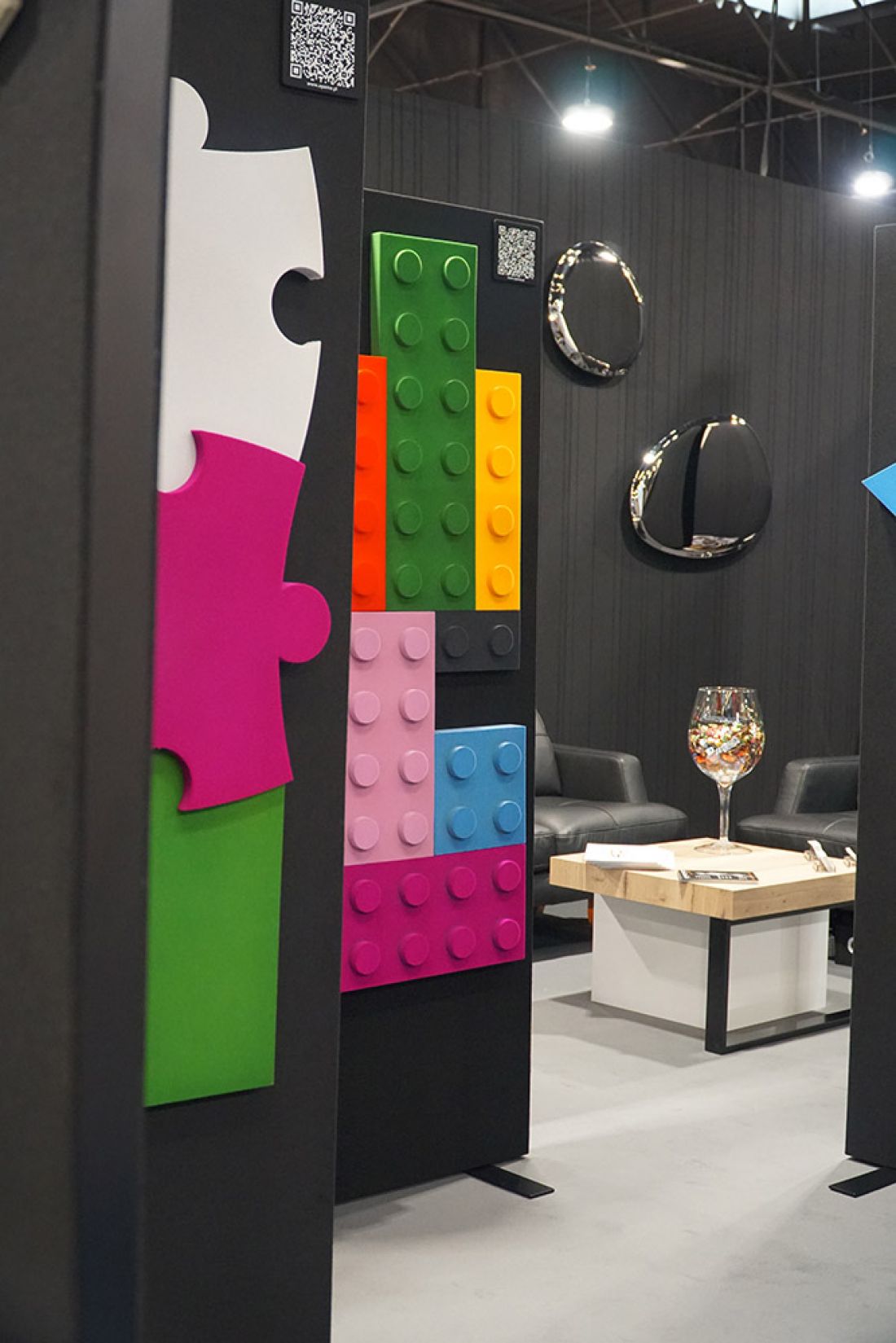 APAdecor – linia paneli dekoracyjno-akustycznych w bardzo szerokiej gamie kolorystycznej tworząca miękkie ściany