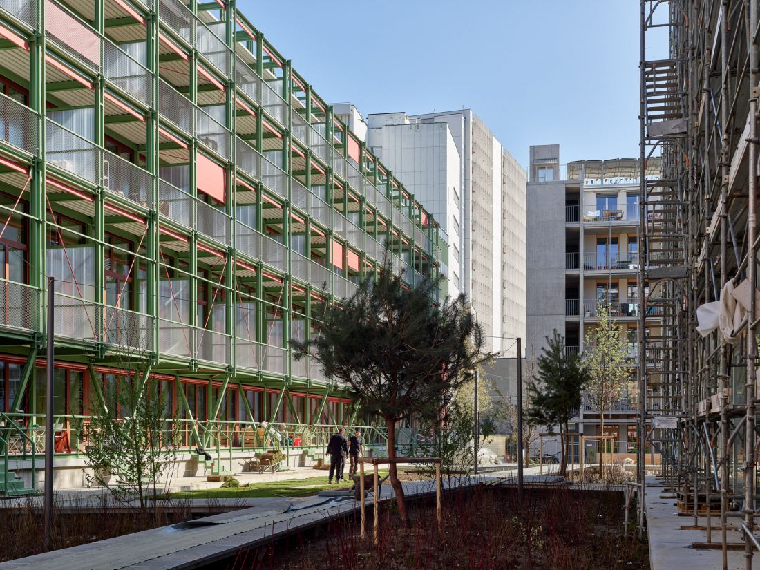 Przebudowa dawnego magazynu wina w Bazylei (Szwajcaria), proj. Esch Sintzel Architekten - laureat European Collective Housing Award 2024 w kategorii Renowacja