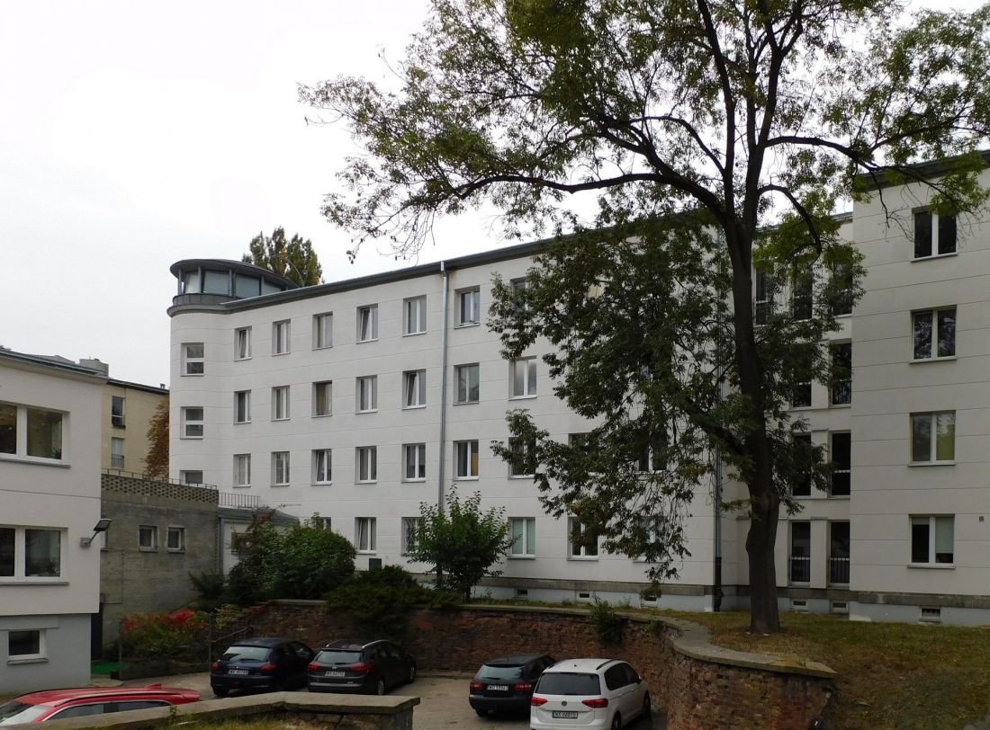 Budynek kolonii XII WSM przy ul. Popiełuszki 16 w Warszawie